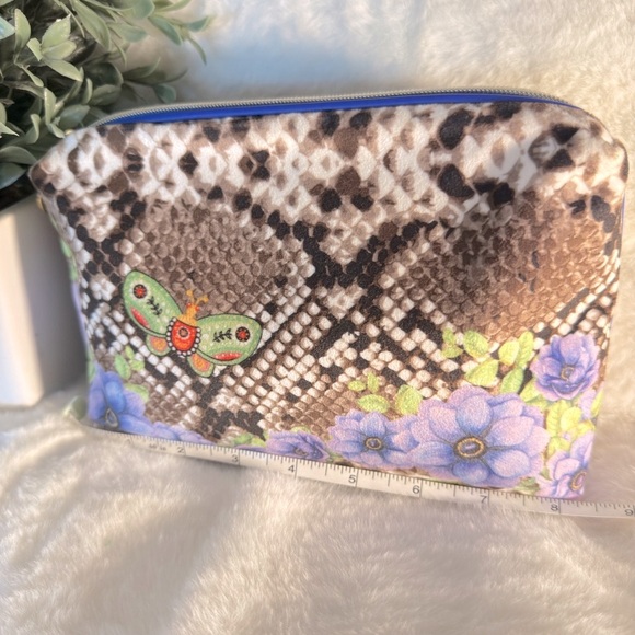 Estee Lauder Butterfly 🦋 and 🌹 Roses Makeup Bag - Picture 6 of 8